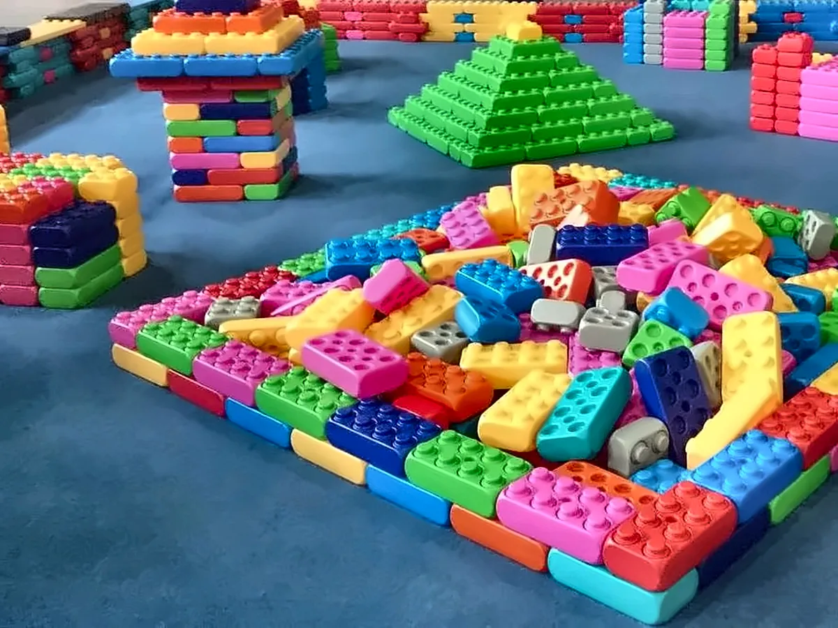 Lego géants – location châteaux gonflables en Île-de-France, France Gonflable