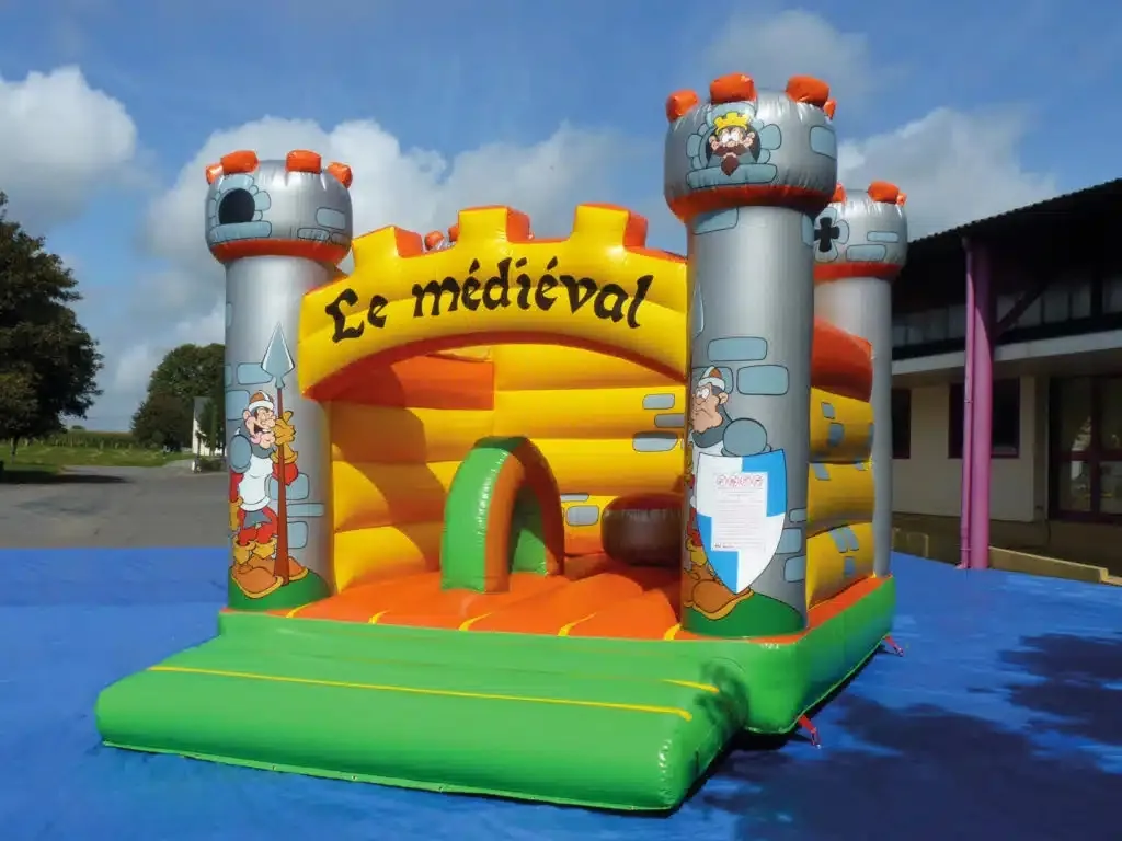 Le Médiéval – location châteaux gonflables en Île-de-France, France Gonflable