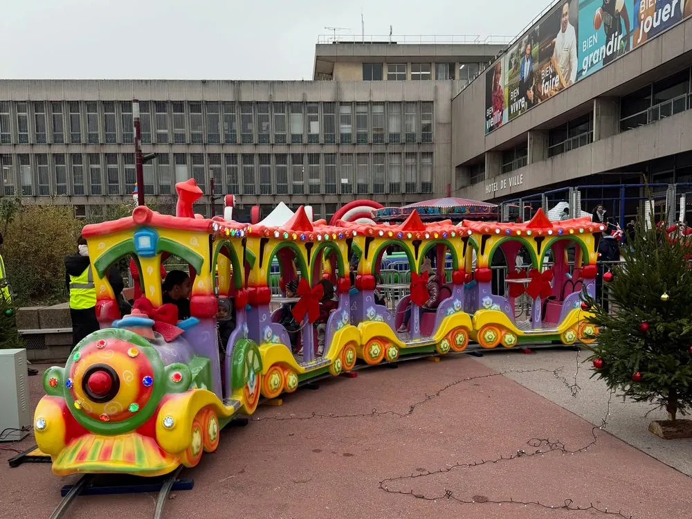 Petit Train – location sensations et jeux mécaniques en Île-de-France, France Gonflable