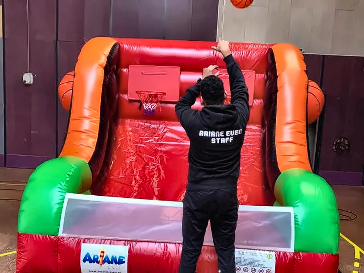 Duel Basket – location jeux sportifs et défis en Île-de-France, France Gonflable