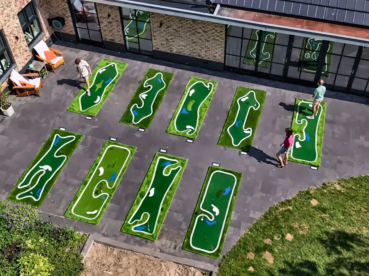 Tapis de mini-golf – 9 trous – location jeux sportifs et défis en Île-de-France, France Gonflable