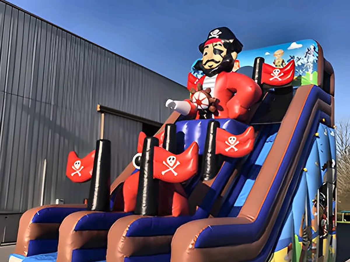 Pirate Slide – location parcours et toboggans en Île-de-France, France Gonflable
