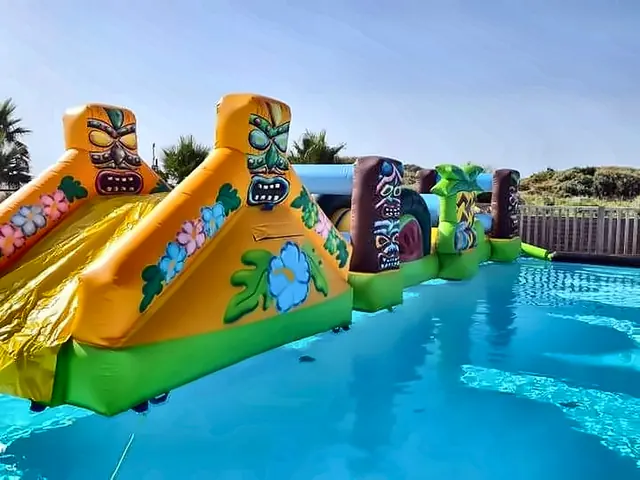 Aqua Tikki – location jeux aquatiques en Île-de-France