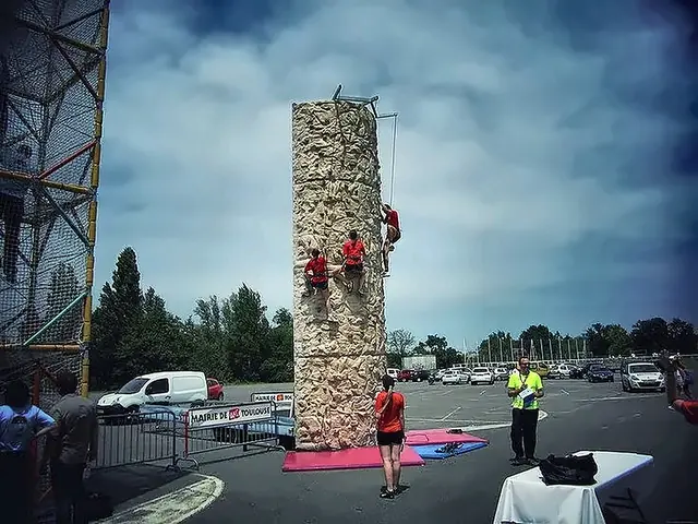 Mur d'escalade – location jeux sportifs et défis en Île-de-France