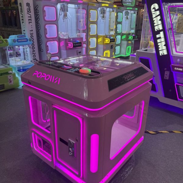 MACHINE A PINCE CUBE